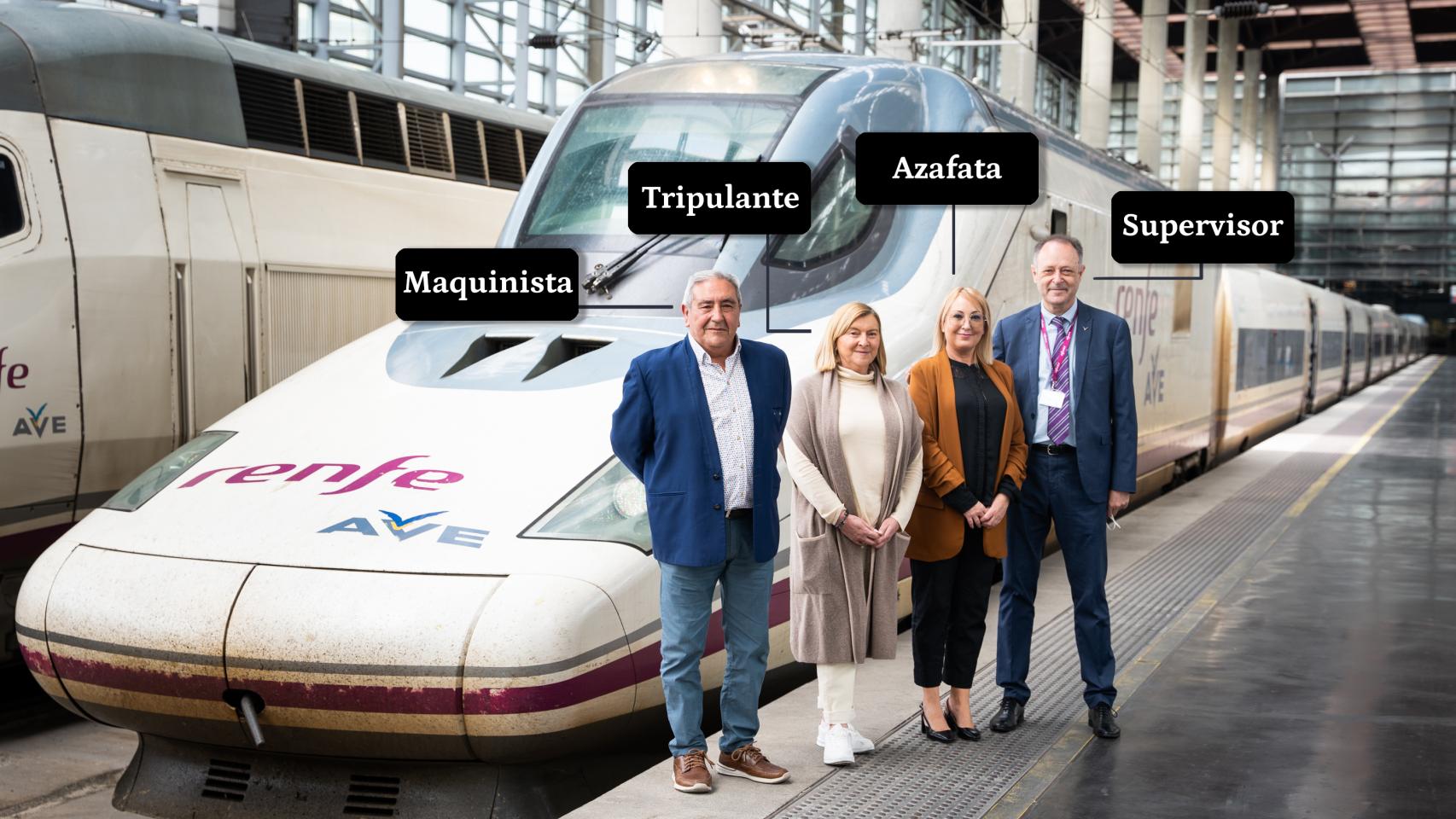 Juan Miguel Capel, Beatriz Martínez, Nuria Perarnau y Juan Carlos Herbrero, frente a un AVE en la Estación de Atocha.