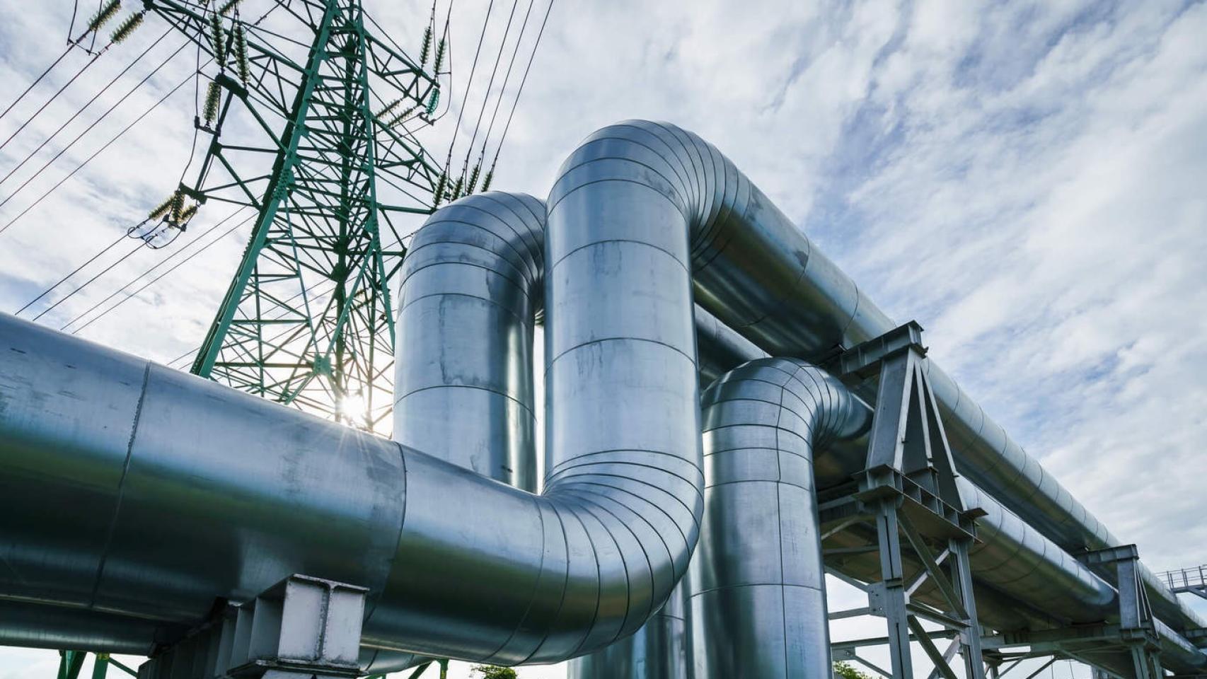 La idea de España de ‘topar’ el gas para bajar la luz, en riesgo: el gas se desploma hasta los 50 euros/MWh en Europa