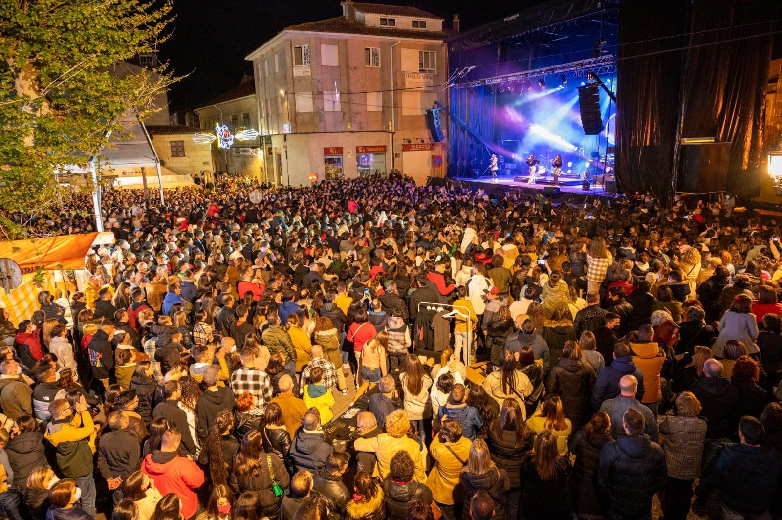 El concierto de Tanxugueiras en la Pascua de Padrón (Concello de Padrón).