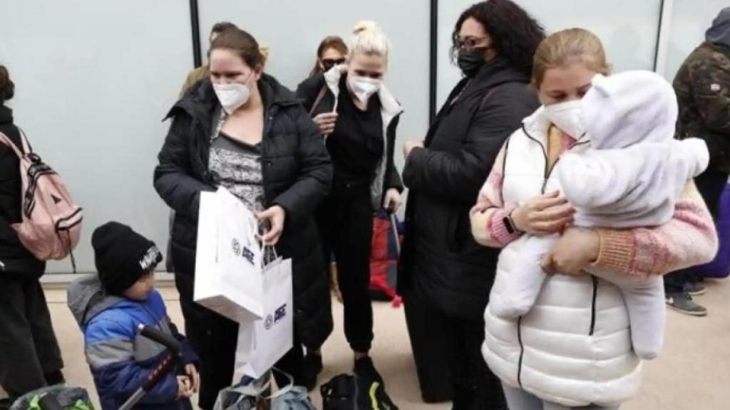 Mujeres y niños ucranianos. Foto: EFE.
