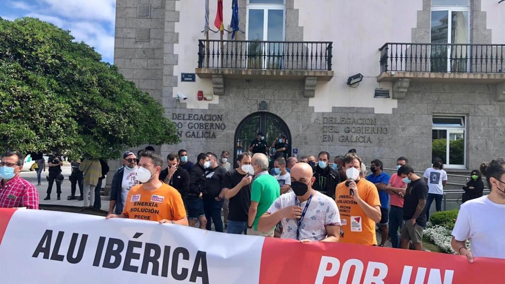 Concentración de trabajadores de Alu Ibérica en A Coruña en una foto de archivo.
