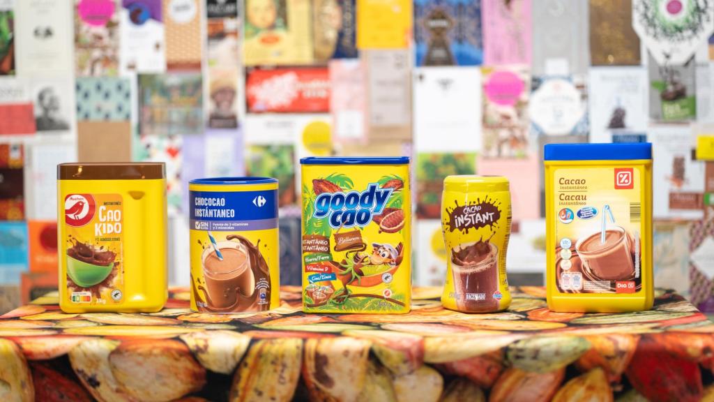 Los cinco cacaos solubles de supermercado testados durante la cata.