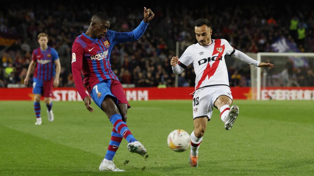 Ousmane Dembélé intentando un centro