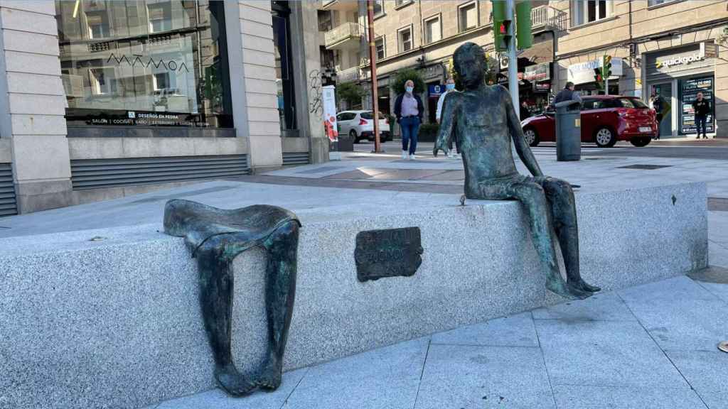 La estatua de Budiño tras sufrir el acto vandálico.