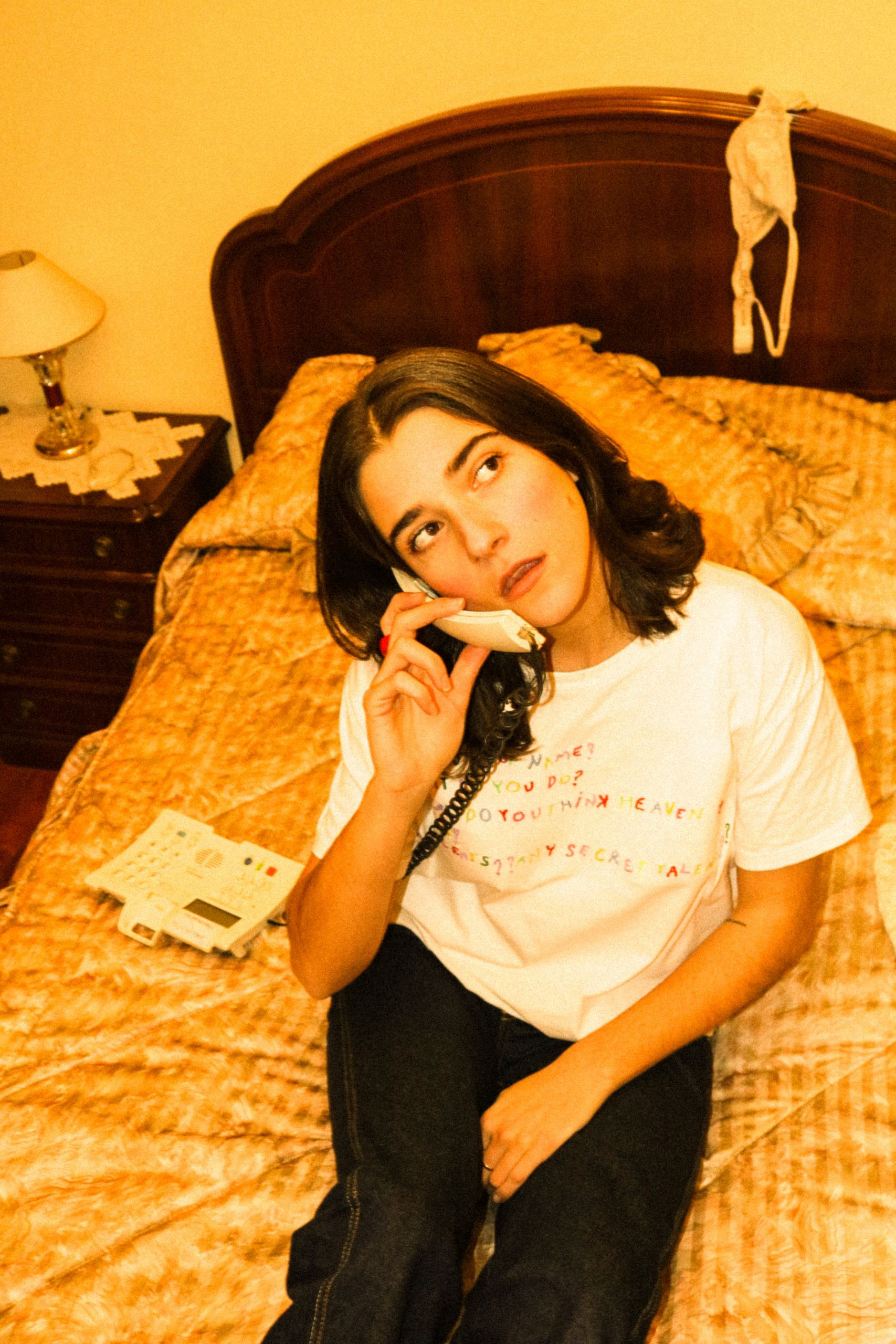 Patricia Pérez, creadora de Fauves Brand con camiseta de la firma. Imagen: cedida