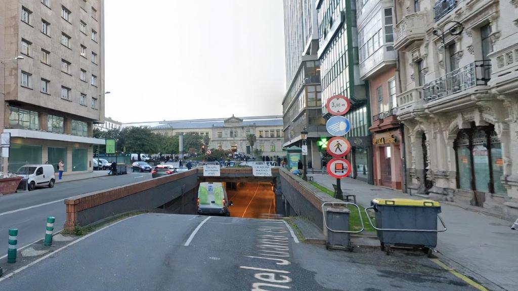 Entrada al túnel de Juana de Vega de A Coruña.
