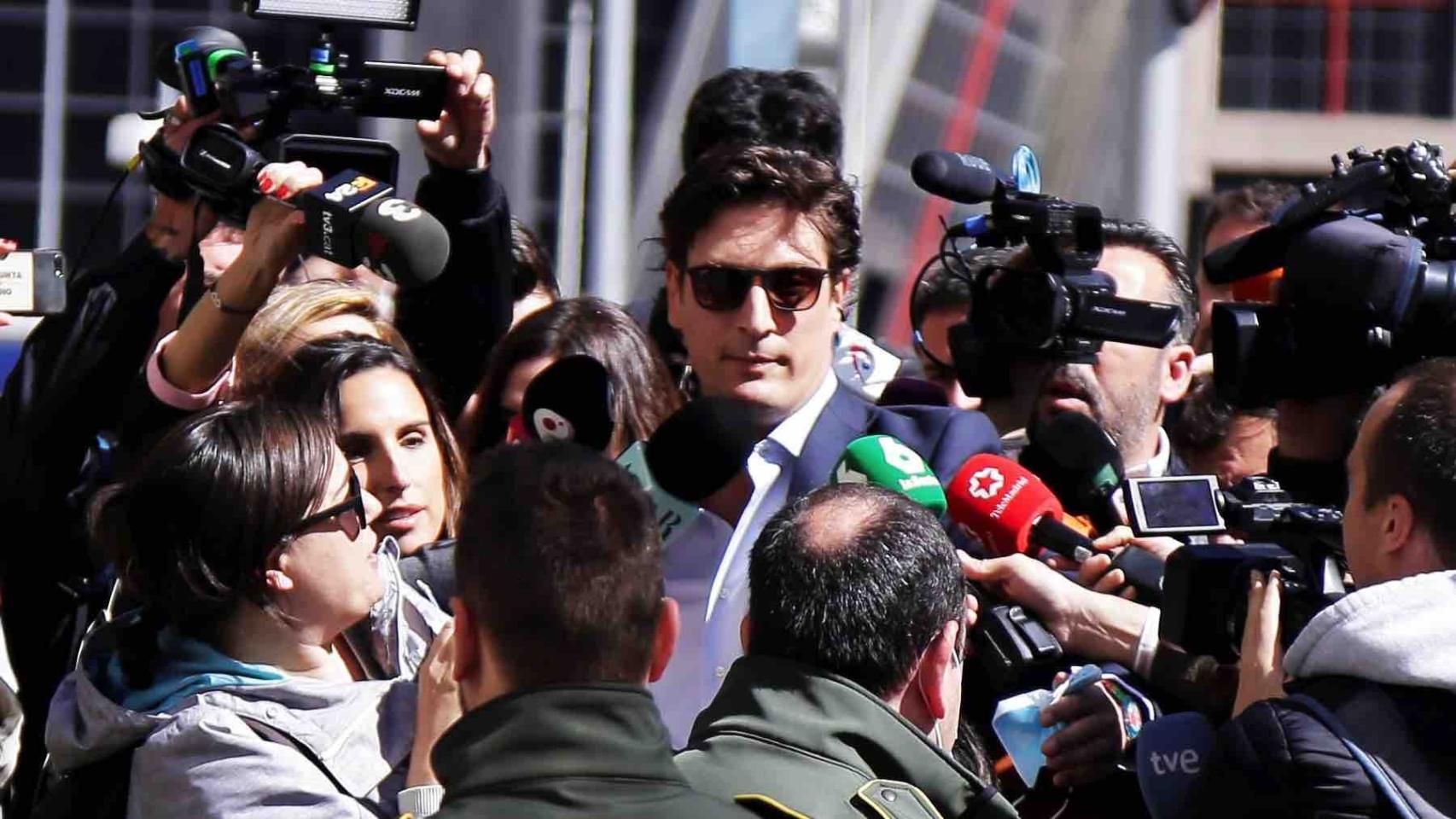 El empresario Luis Medina a su llegada a los juzgados. Europa Press