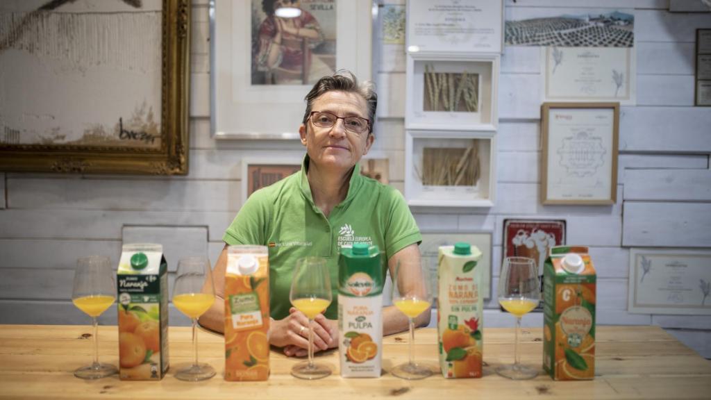 Los cinco zumos de naranja probados por Mar Luna, directora de la Escuela Europea de Cata.