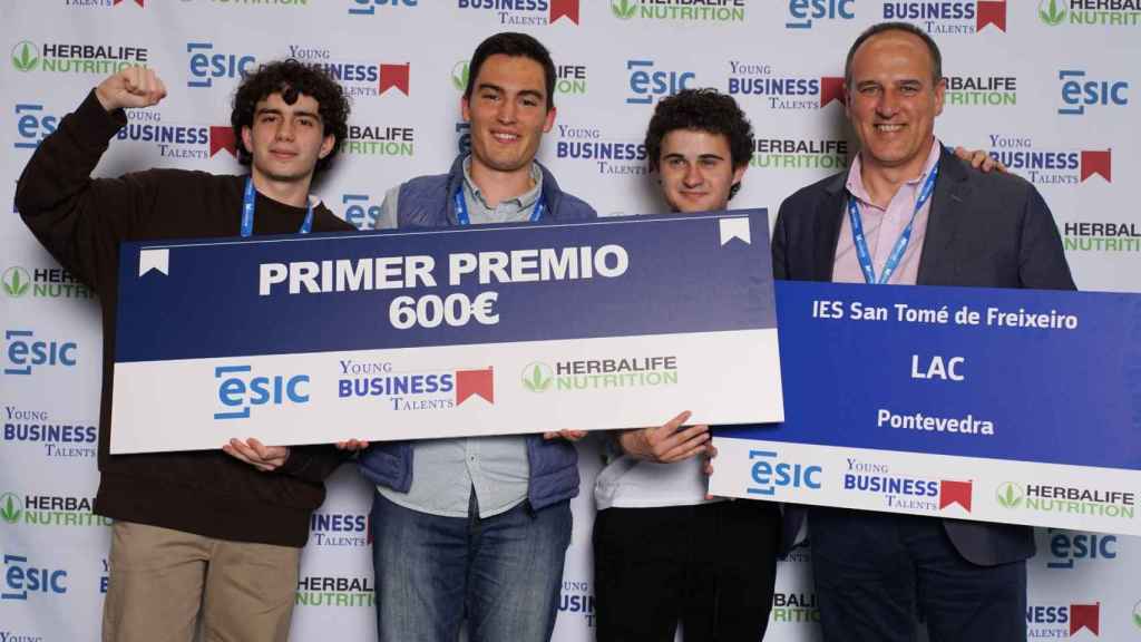 Adrián Álvarez, Iago de Francisco y Óscar Ortega, alumnos del IES San Tomé de Freixeiro de Vigo.