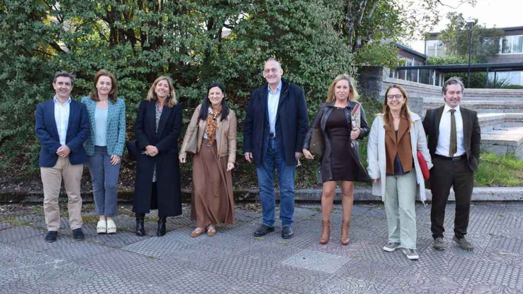 El rector de la UVigo y aspirante a revalidar el cargo, Manuel Reigosa, y miembros de su candidatura.