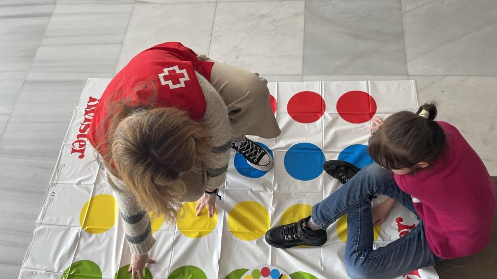 Imagen de archivo de una voluntaria de Cruz Roja.