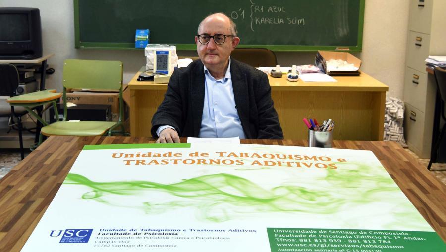 El director de la Unidade de Tabaquismo e Trastornos Aditivos de la USC, Elisardo Becoña (USC).