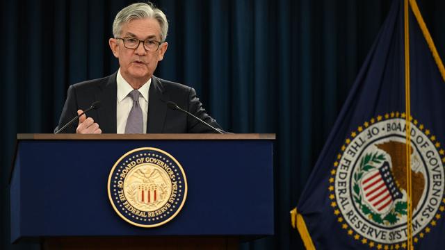 Jerome Powell, presidente de la Reserva Federal, atiende a la prensa en enero de 2020.