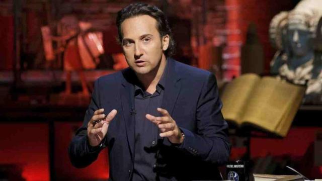 Iker Jiménez durante la emisión de uno de los programas de 'Cuarto Milenio'.