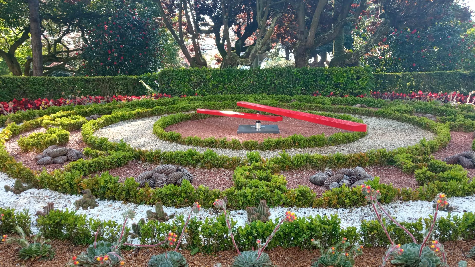 Nuevo reloj floral de los Jardines de Méndez Núñez (Foto: Quincemil)