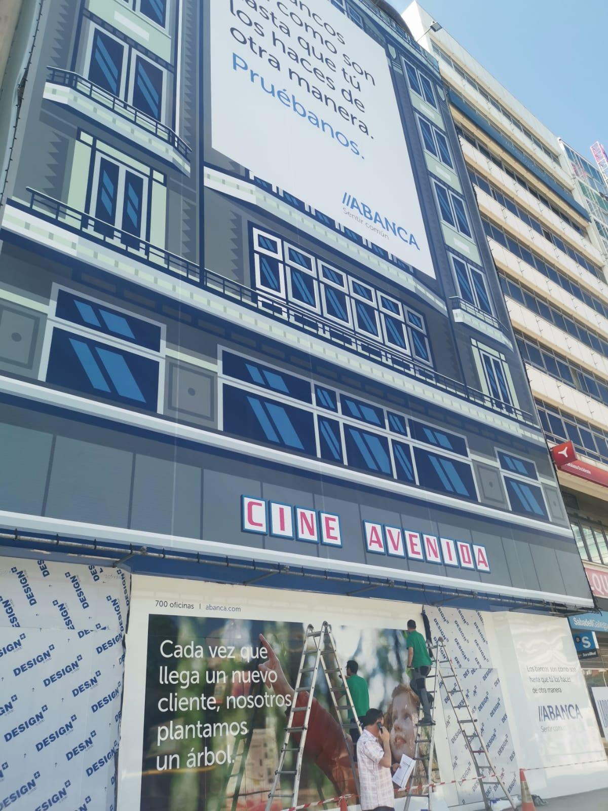 La nueva lona del edificio Avenida.