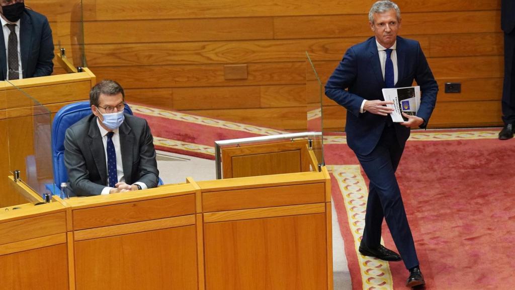 Alberto Núñez Feijóo y Alfonso Rueda, en la primera sesión de investidura.
