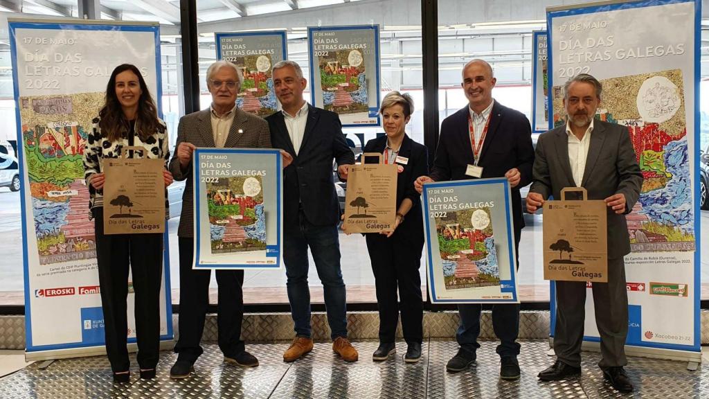 Presentación de la iniciativa del Día das Letras Galegas en Vegalsa-Eroski.