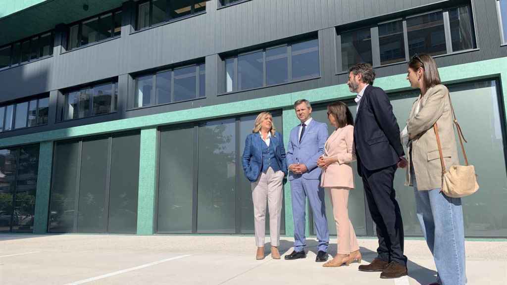 Visita a la reformada sede de la Casa del Mar de Vilagarcía.