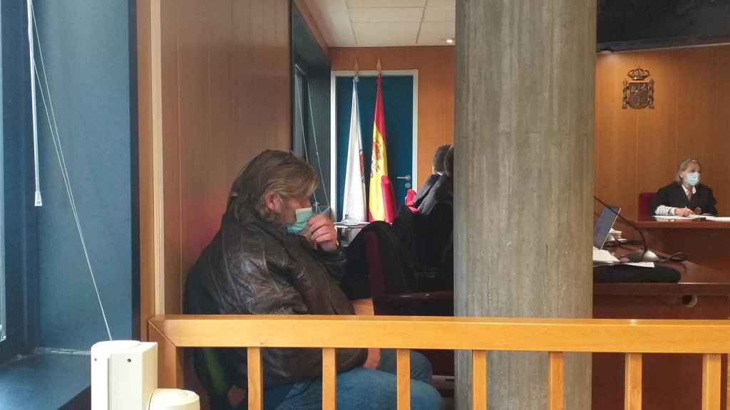 Miguel G.R., en la Audiencia Provincial de Pontevedra, sede de Vigo, donde ha sido juzgado por el asesinato de su hermana y su sobrina, en agosto de 2020, en Soutomaior (Pontevedra).