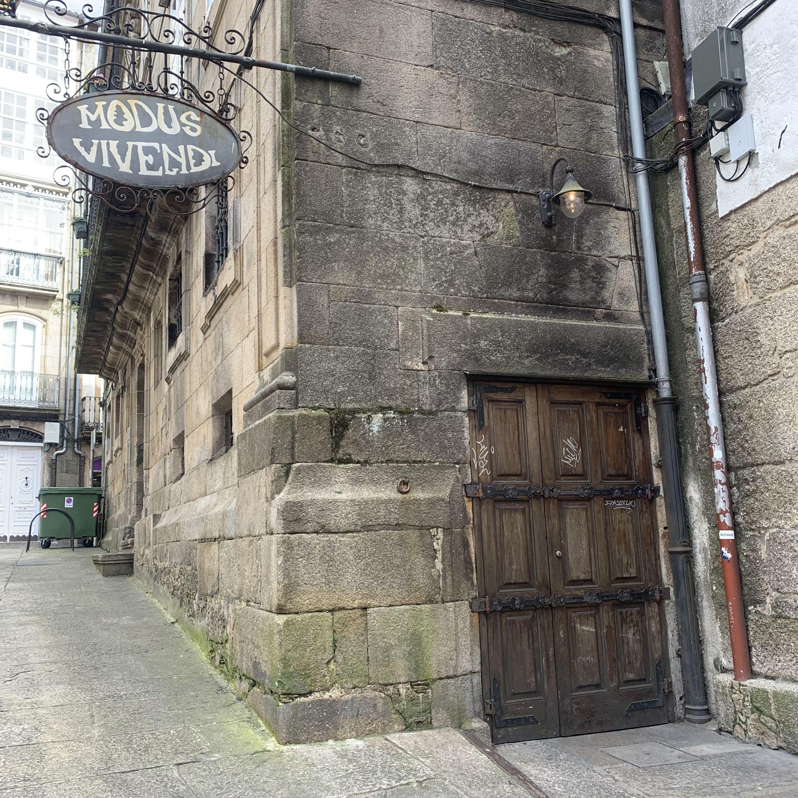 Puerta de entrada al Modus Vivendi.