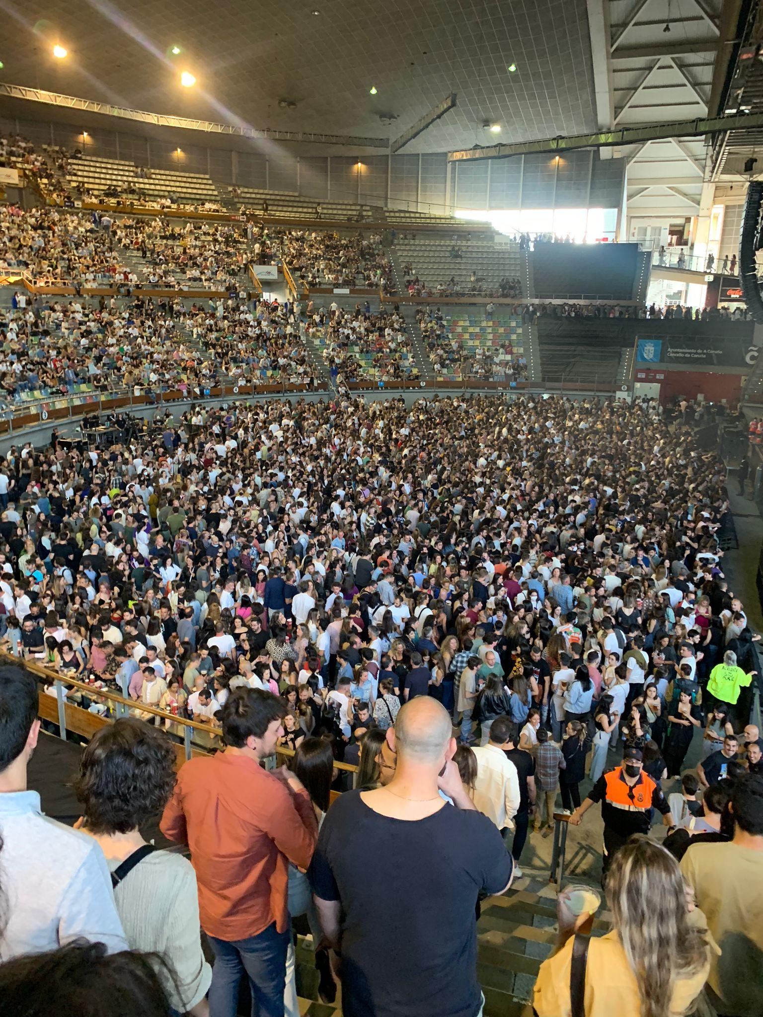 Gran ambiente en el Coliseum para despedir a Izal (Foto: Quincemil)
