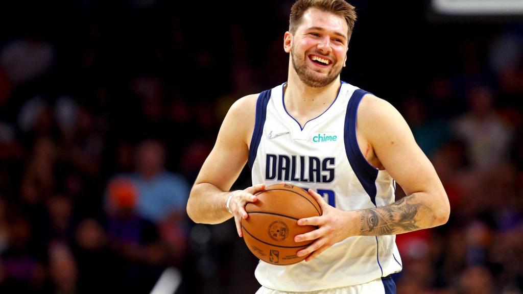 Luka Doncic sonríe tras eliminar a los Phoenix Suns