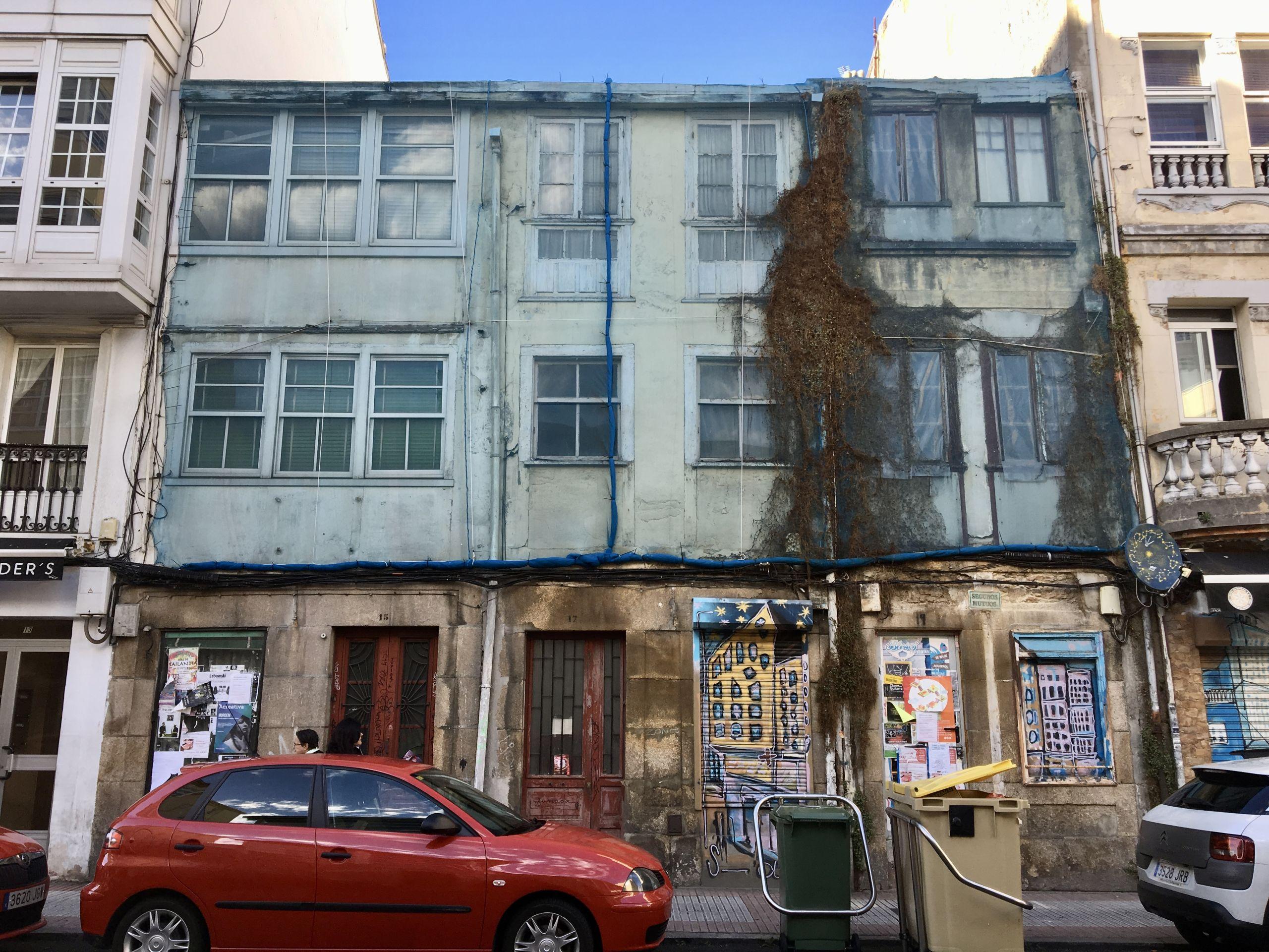 Los tres edificios antes