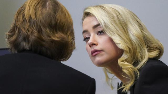 Amber Heard en la corte de Virginia este miércoles, 18 de mayo.