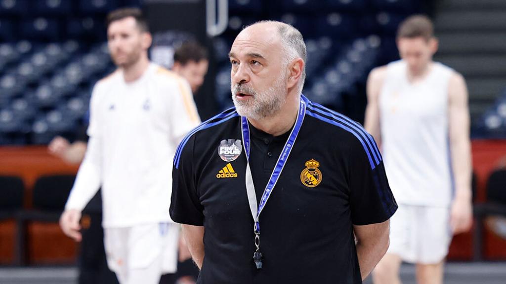 Pablo Laso durante un entrenamiento del Real Madrid en Belgadro