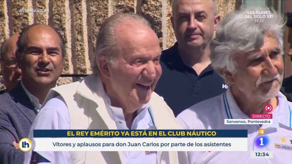 El rey Juan Carlos I a su llegada al Náutico de Sanxenxo.