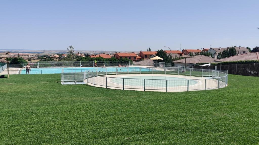 Piscinas Municipales de Carrascal de Barregas donde trabajan Diego y Álex