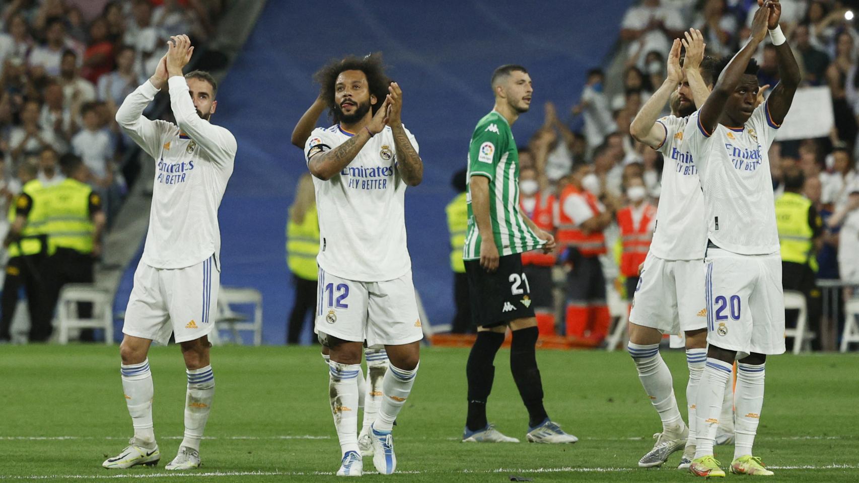 Marcelo Vieira, aplaudiendo a la grada.