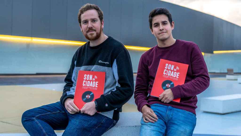 Pablo Vázquez y Denis Carballás, autores de ‘Son da cidade’.