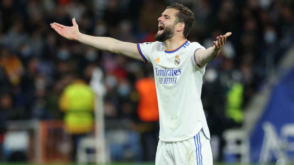 Nacho Fernández protesta una acción durante un partido del Real Madrid
