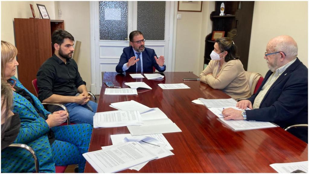 Reunión con representantes vecinales.