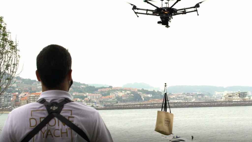 Servicio de reparto a un yate realizado por Drone to Yacht.