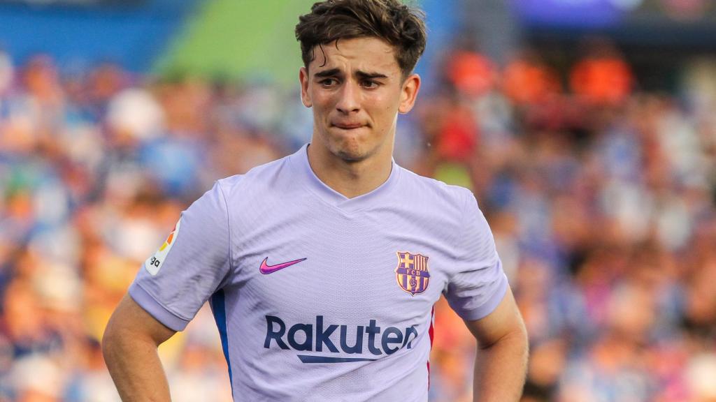 Gavi durante un partido del Barça