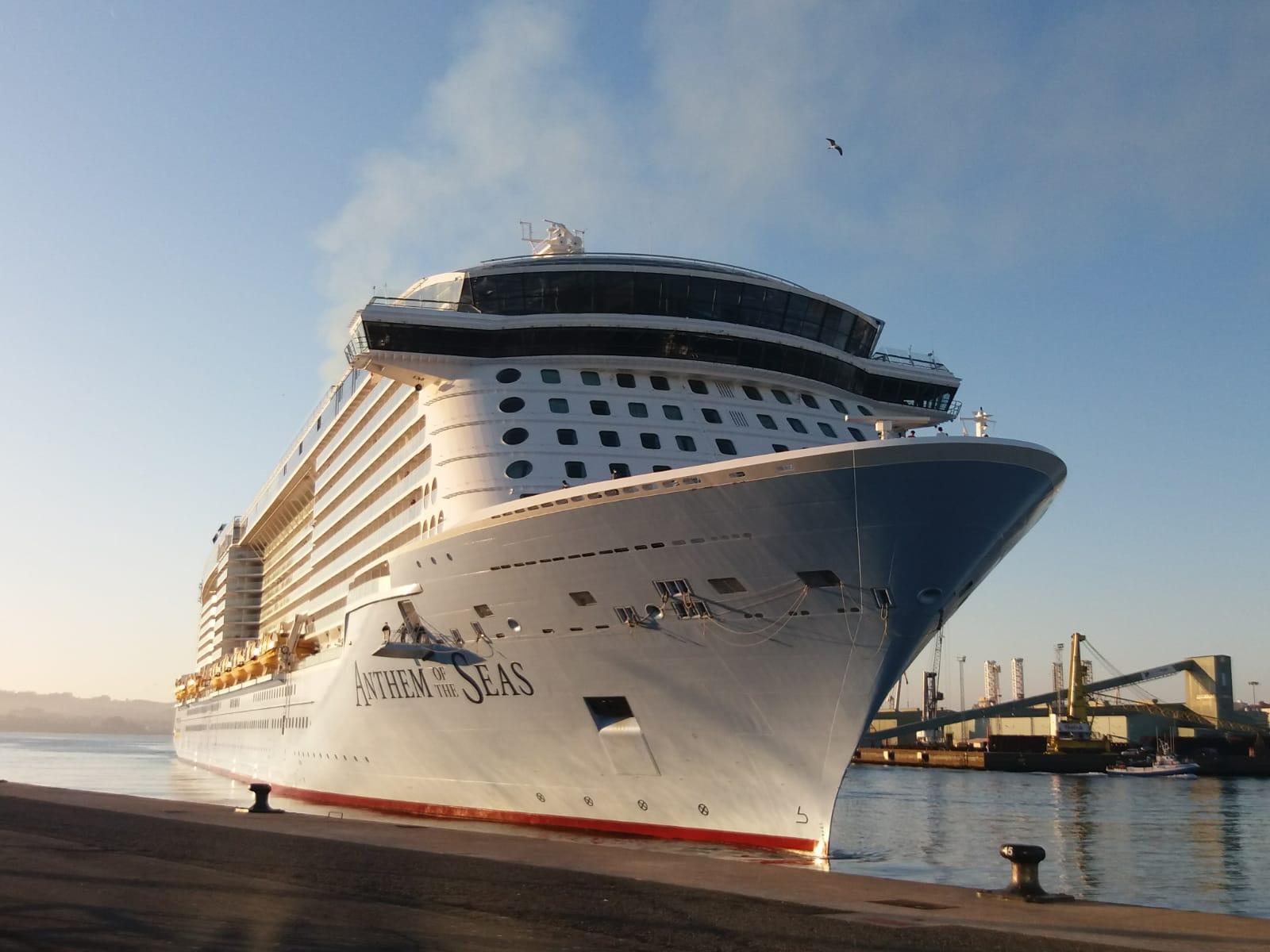 El Anthem od the Seas llegando al  puerto de A Coruña (Foto: Puerto de A Coruña)