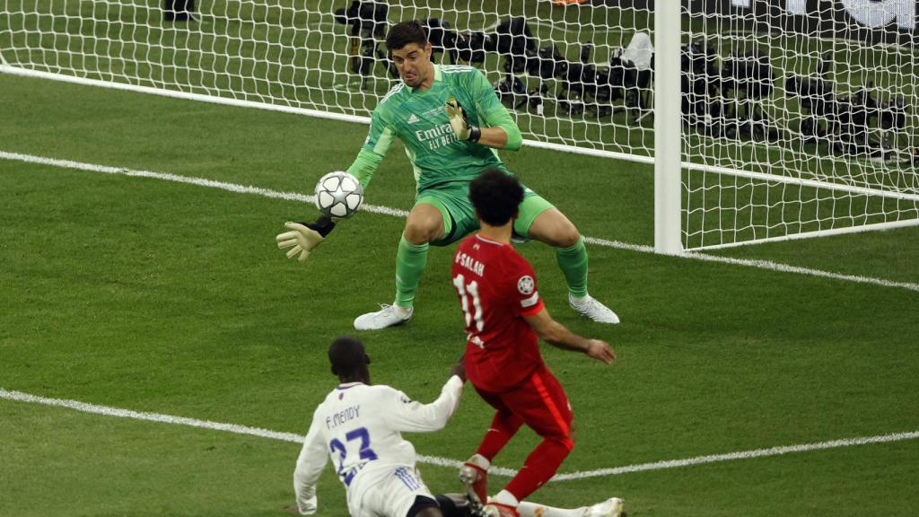 Parada de Thibaut Courtois a Mohamed Salah