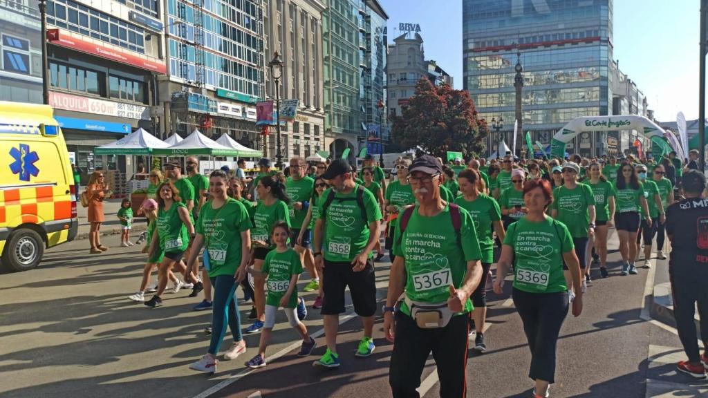 Imagen archivo de la andaina contra el cáncer en A Coruña.