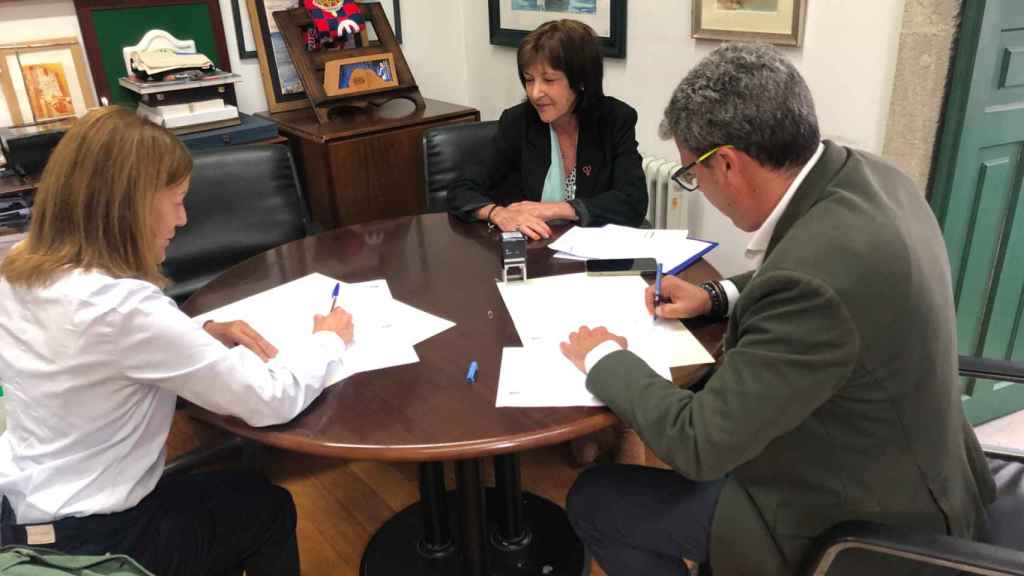 Baiona firma su primer convenio con la Asociación Española contra el Cáncer
