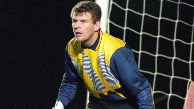 Andy Goram durante un partido con Escocia en la temporada 1994/1995