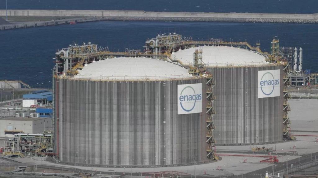 Regasificadora de El Musel en Gijón.