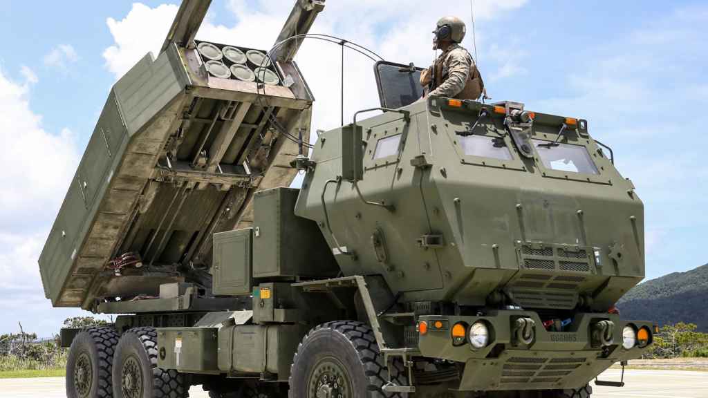 El lanzamisiles múltiple HIMARS M142