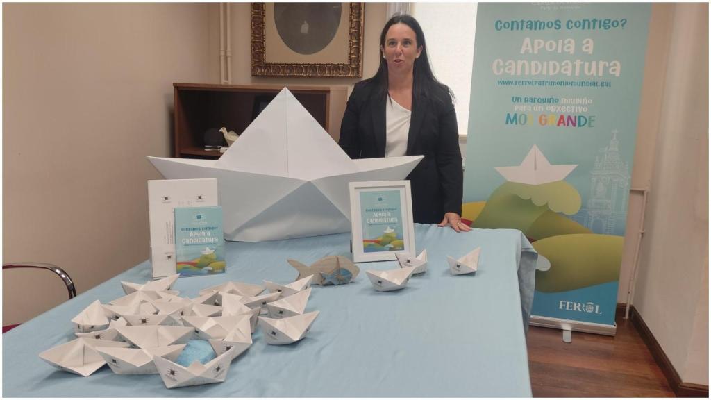 Martínez Montero presentando la iniciativa.