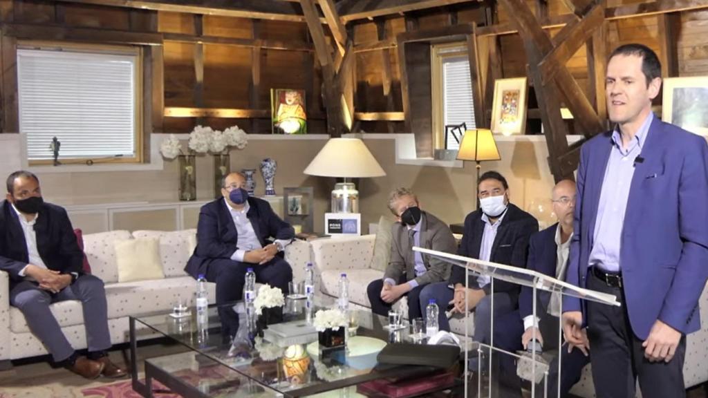 A la derecha, Óscar Miguel, director adjunto de Cidetec Energy Storage.