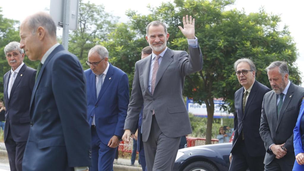 El rey Felipe VI durante su visita al Campus de Ponferrada, este martes.