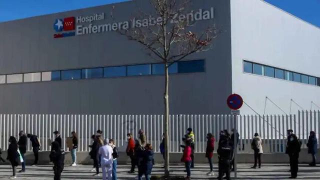 Twitter se indigna con Marta, una sanitaria sancionada un año por rechazar trabajar en el Zendal