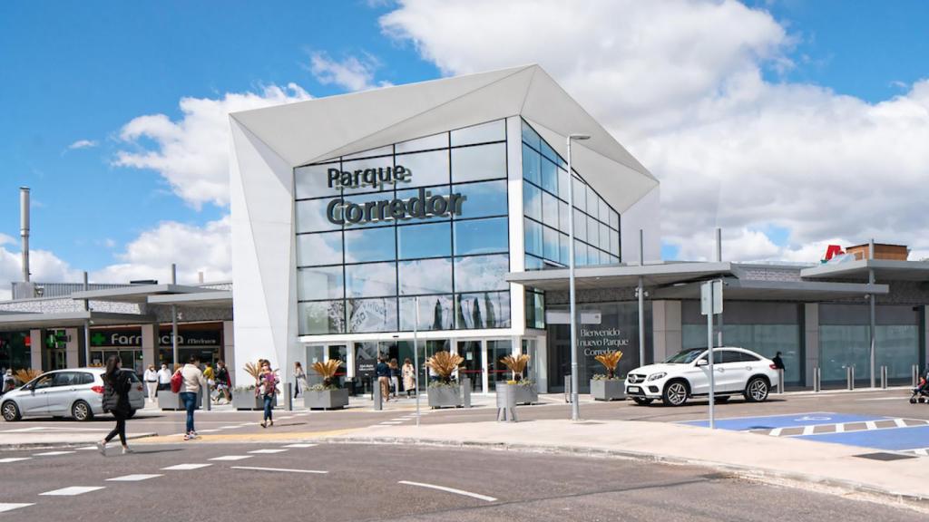 Entrada principal de la nueva tienda de Ikea en Madrid